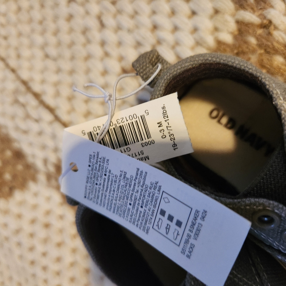 Old Navy Gray Sneakers